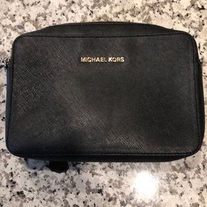 Michael Kors Jet Set crossbody bag